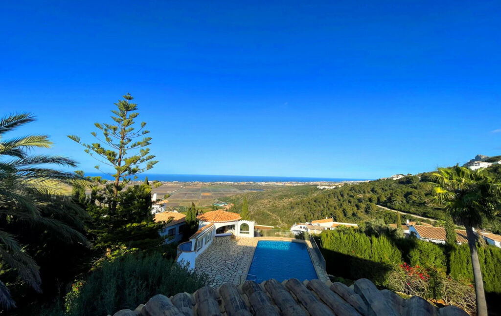 Detached Villa Denia Alicante - image 4