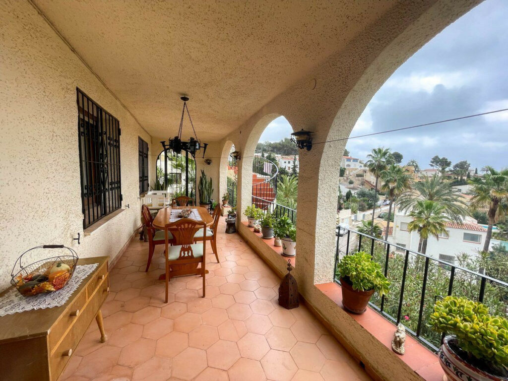 Detached Villa Montemar Alicante - image 4