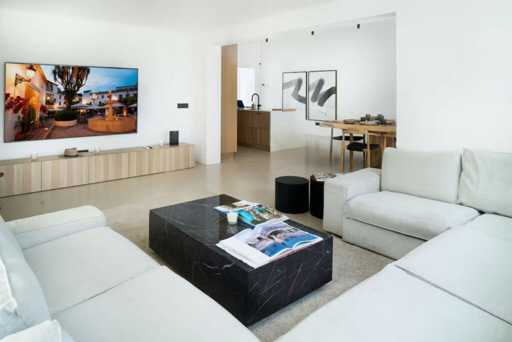 Detached Villa Cortijo Blanco Málaga - image 4