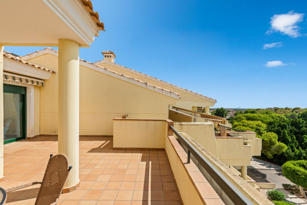 Penthouse Campoamor Alicante - image 4