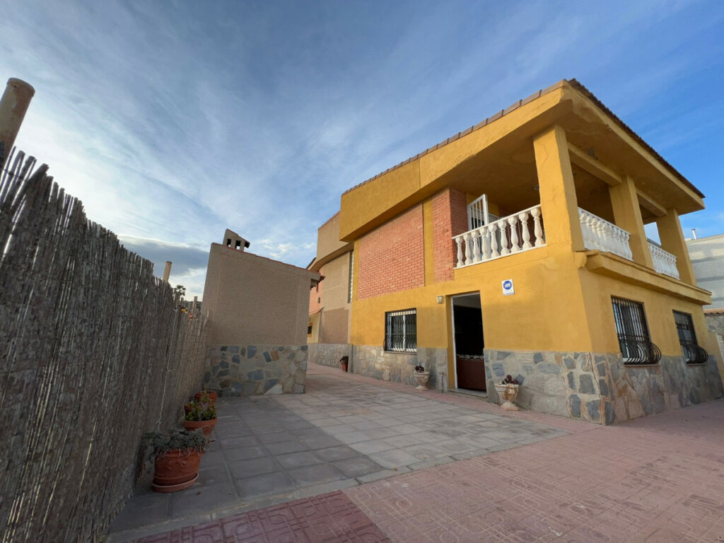Detached Villa Guardamar del Segura Alicante - image 4