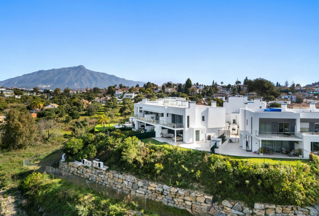 Semi-Detached House Guadalmina Alta Málaga - image 4