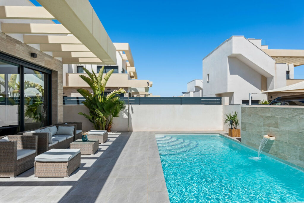 Detached Villa Los Montesinos Alicante - image 3
