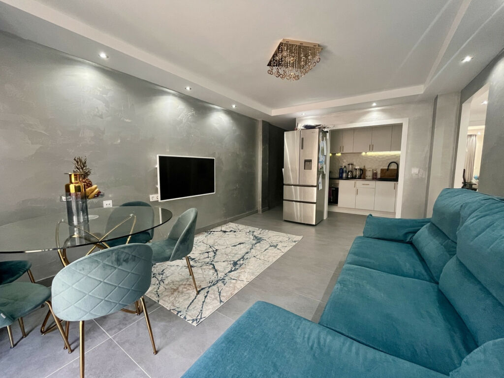 Middle Floor Apartment Torrevieja Alicante - image 4