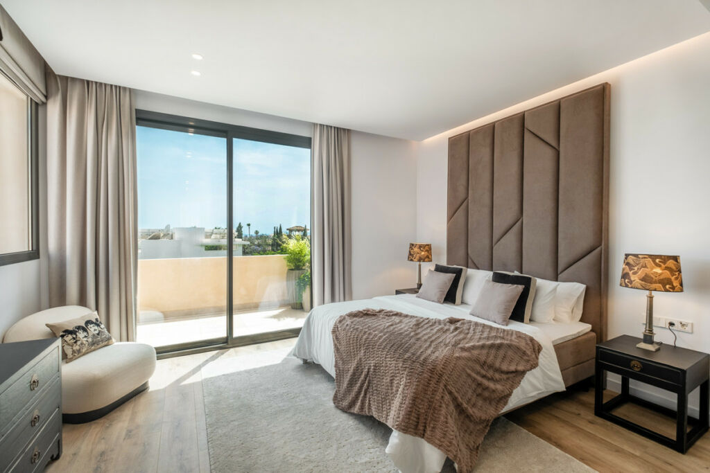 Detached Villa Benahavís Málaga - image 5