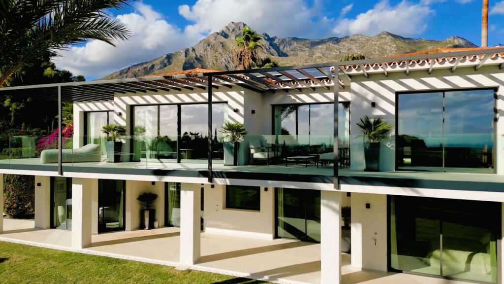 Detached Villa The Golden Mile Málaga - image 4
