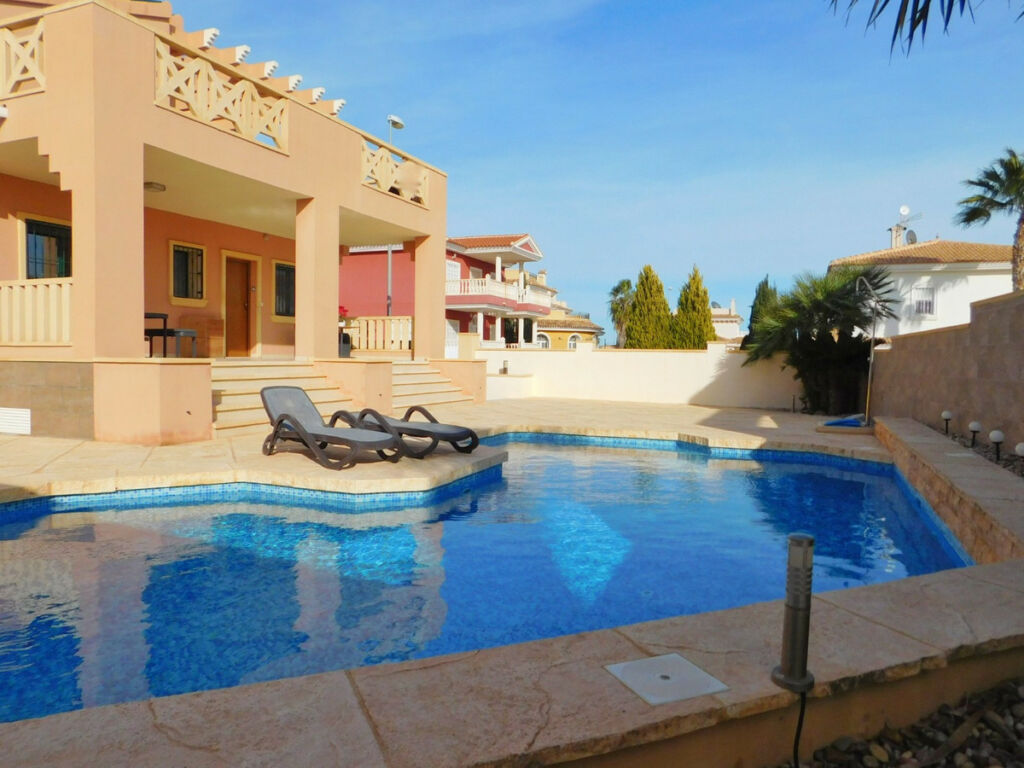Detached Villa Ciudad Quesada Alicante - image 4