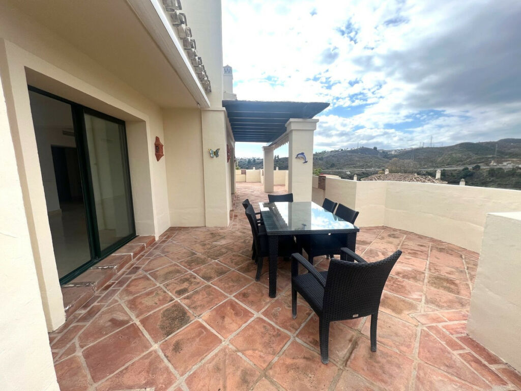 Penthouse Duplex Benahavís Málaga - image 4