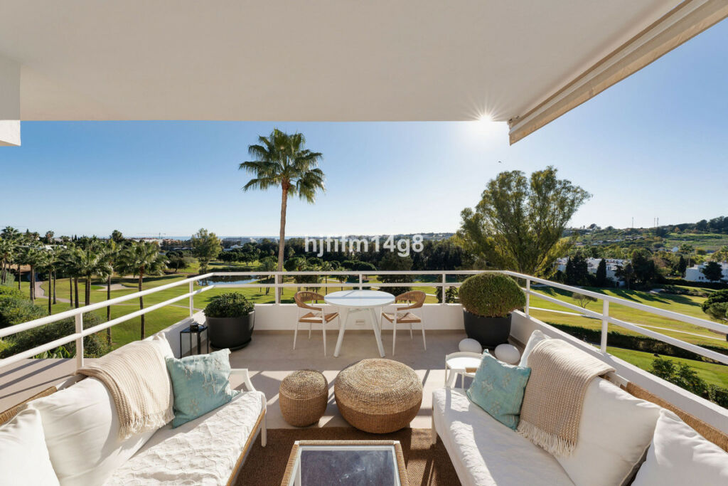 Penthouse Duplex Nueva Andalucía Málaga - image 4
