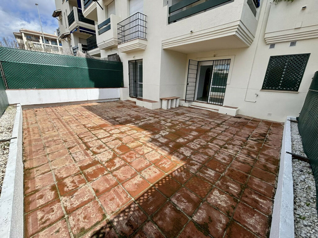 Ground Floor Apartment Puerto Banús Málaga - image 4