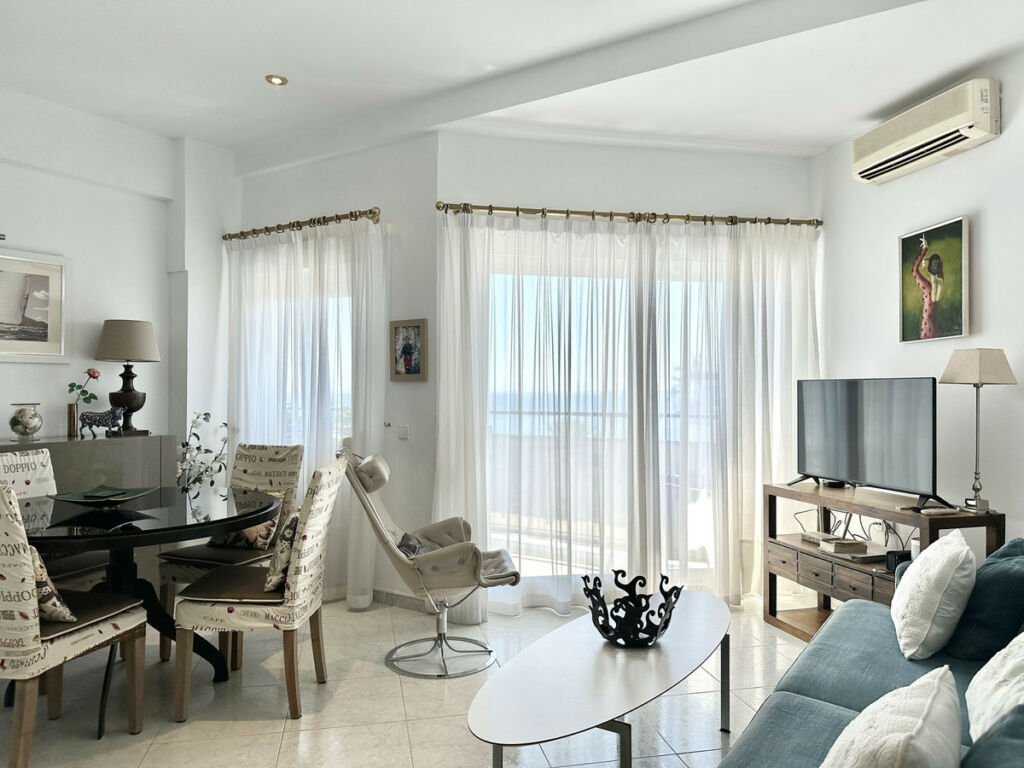 Middle Floor Apartment Marbella Málaga - image 4