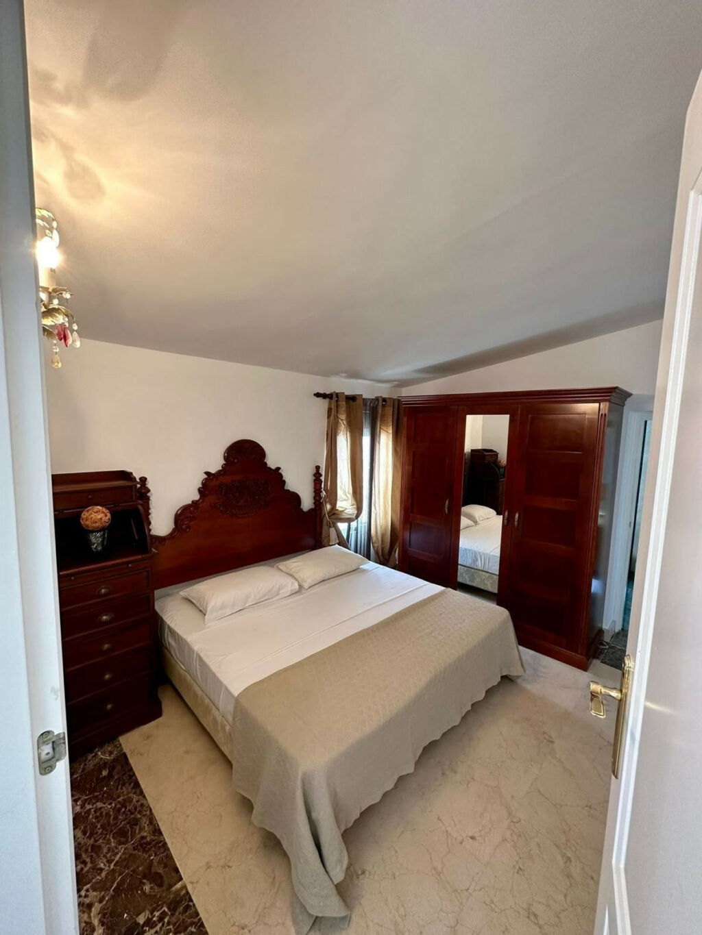 Detached Villa Estepona Málaga - image 4