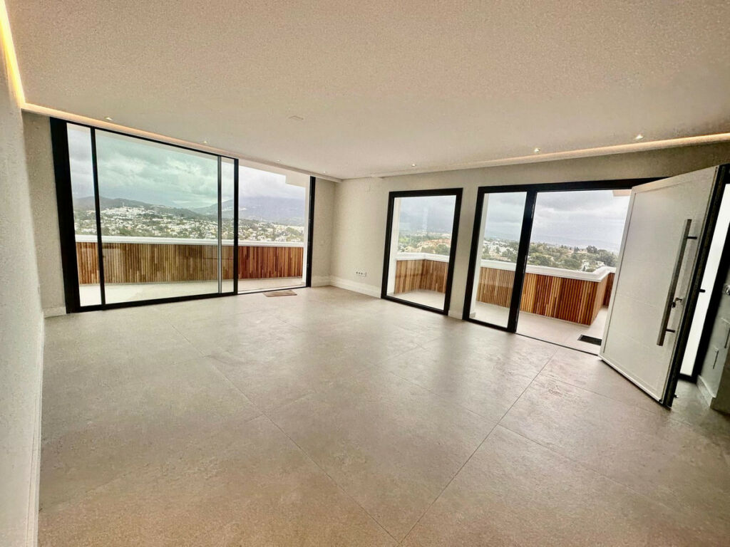 Penthouse Nueva Andalucía Málaga