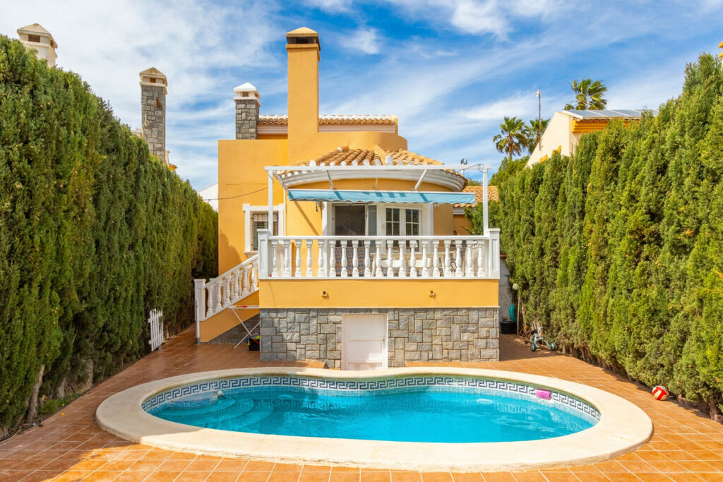 Detached Villa Cabo Roig Alicante - image 4