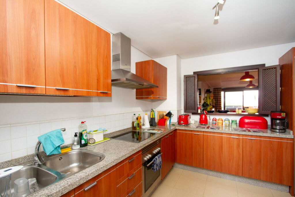 Ground Floor Apartment La Mairena Málaga - image 4
