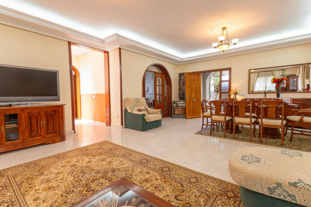 Detached Villa Ciudad Quesada Alicante - image 4