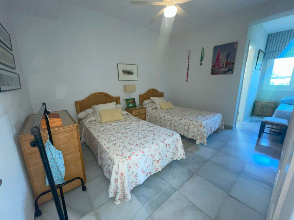 Detached Villa Sotogrande Alto Cádiz - image 4
