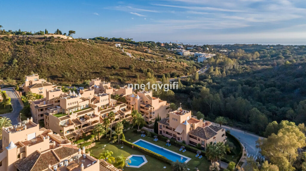 Middle Floor Apartment Elviria Málaga - image 14