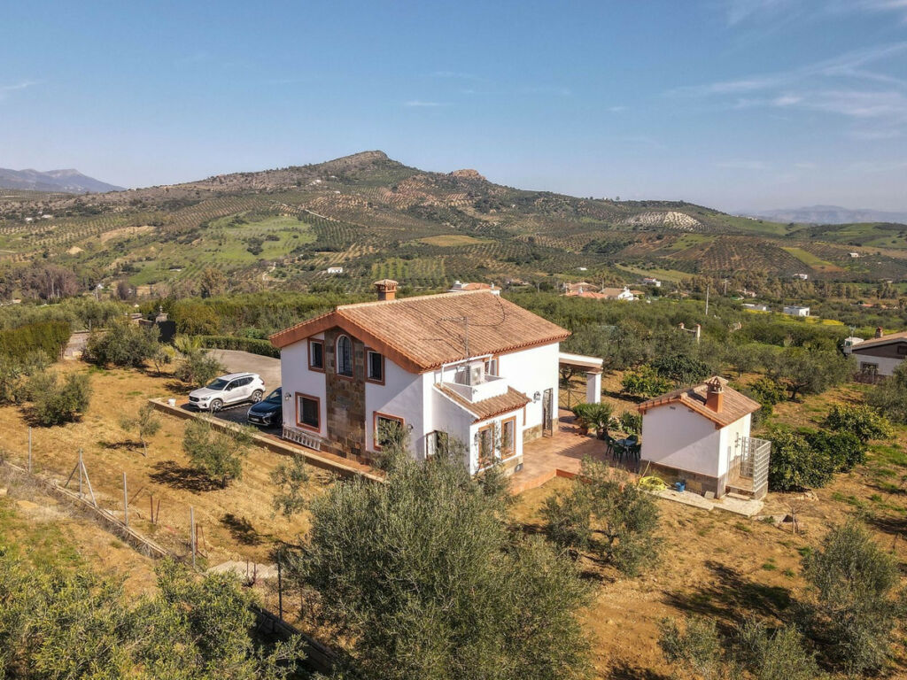 Detached Villa Guaro Málaga
