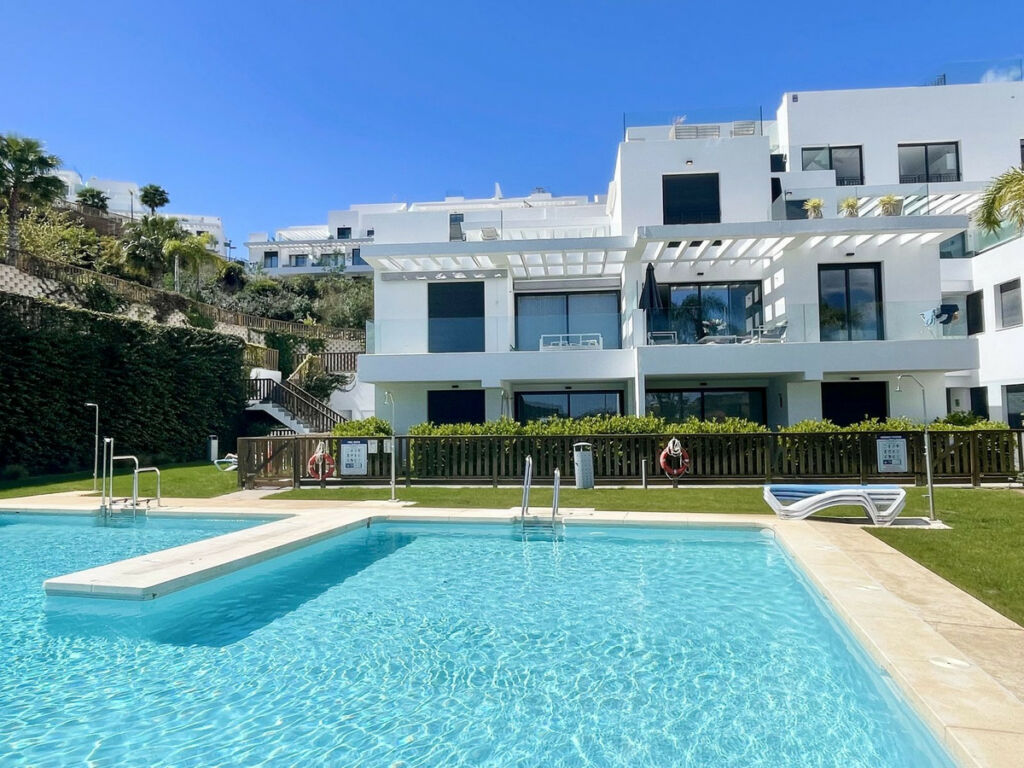 Middle Floor Apartment La Cala de Mijas Málaga - image 4
