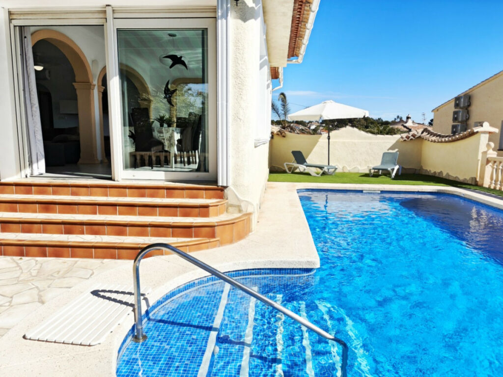 Detached Villa Calpe Alicante - image 4