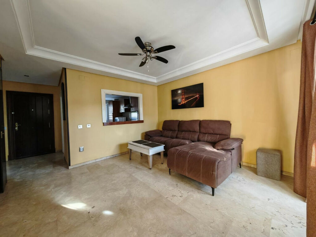 Semi-Detached House Estepona Málaga - image 4