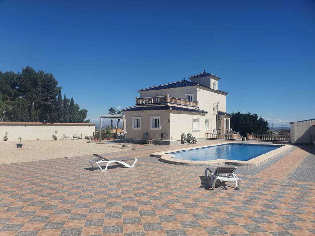 Detached Villa Algorfa Alicante - image 4