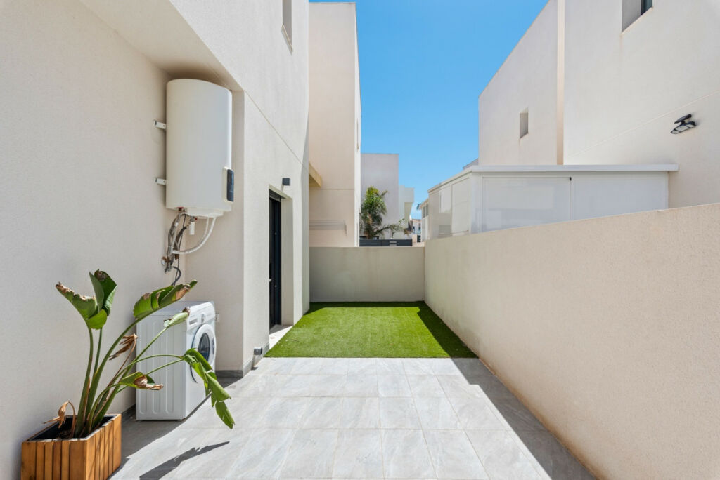 Detached Villa Los Montesinos Alicante - image 39