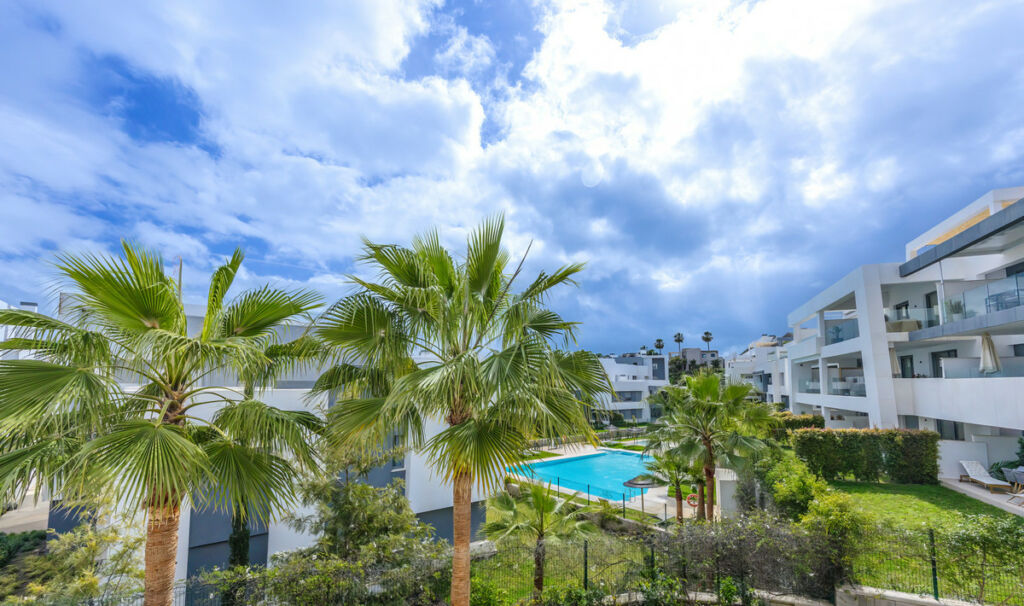 Middle Floor Apartment Estepona Málaga - image 39