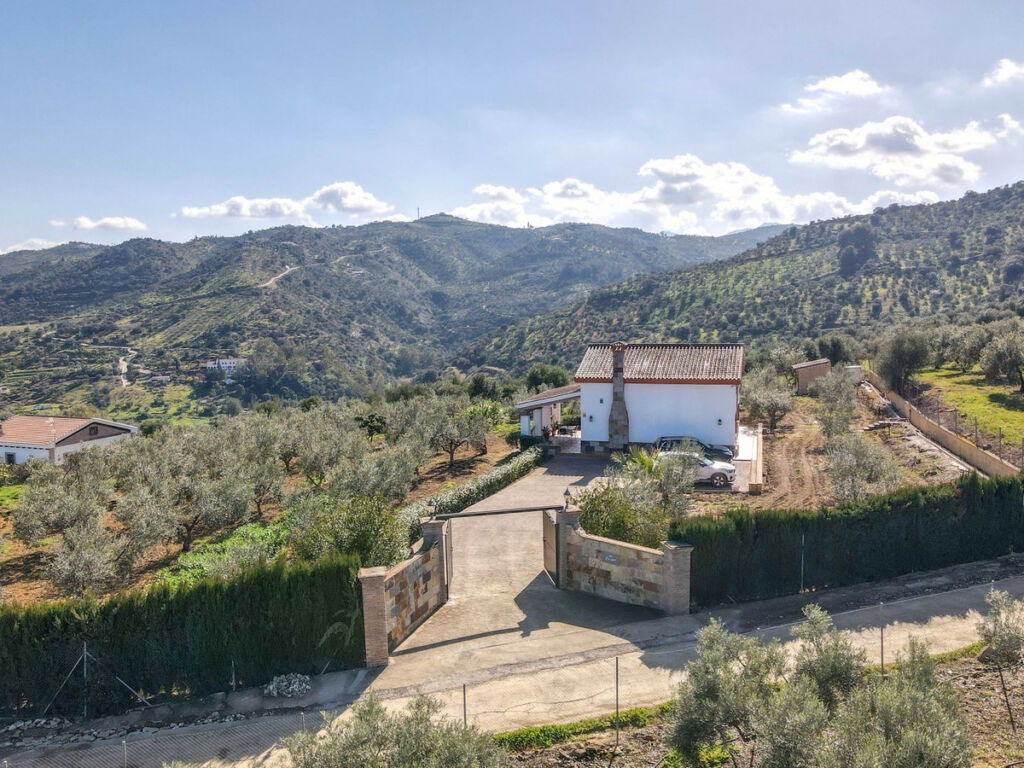 Detached Villa Guaro Málaga - image 40