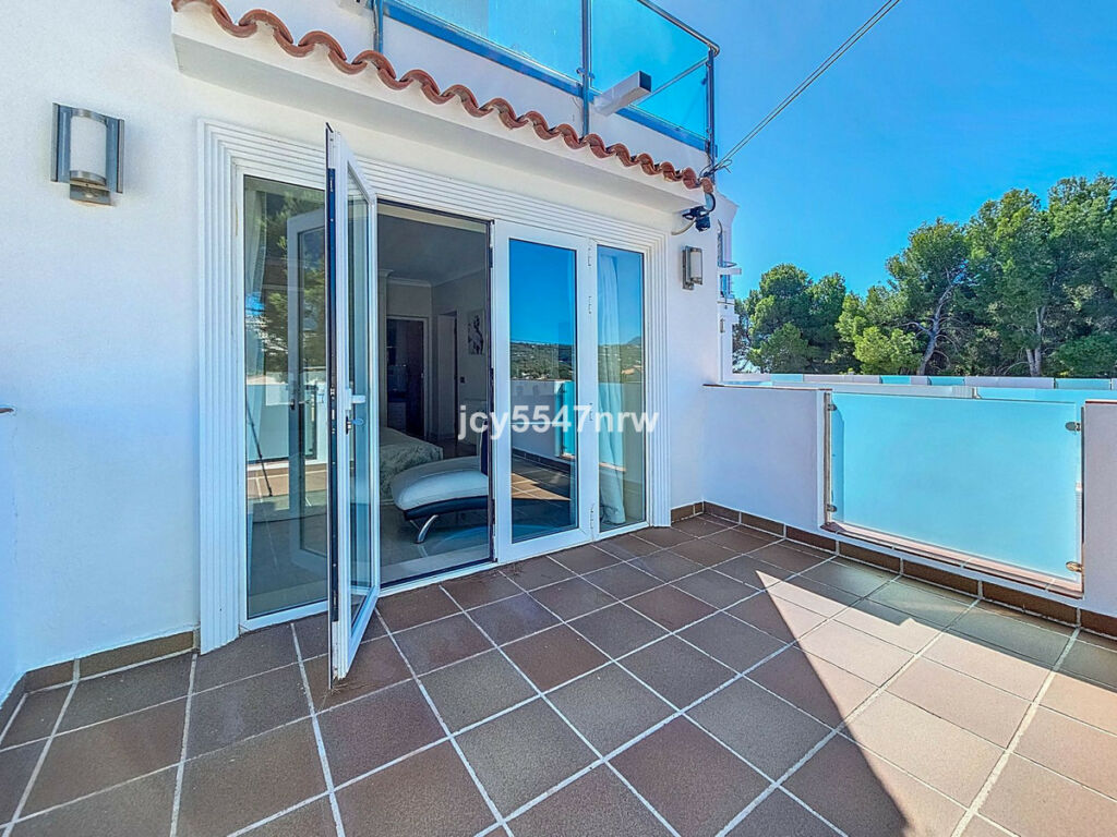 Detached Villa Moraira Alicante - image 40