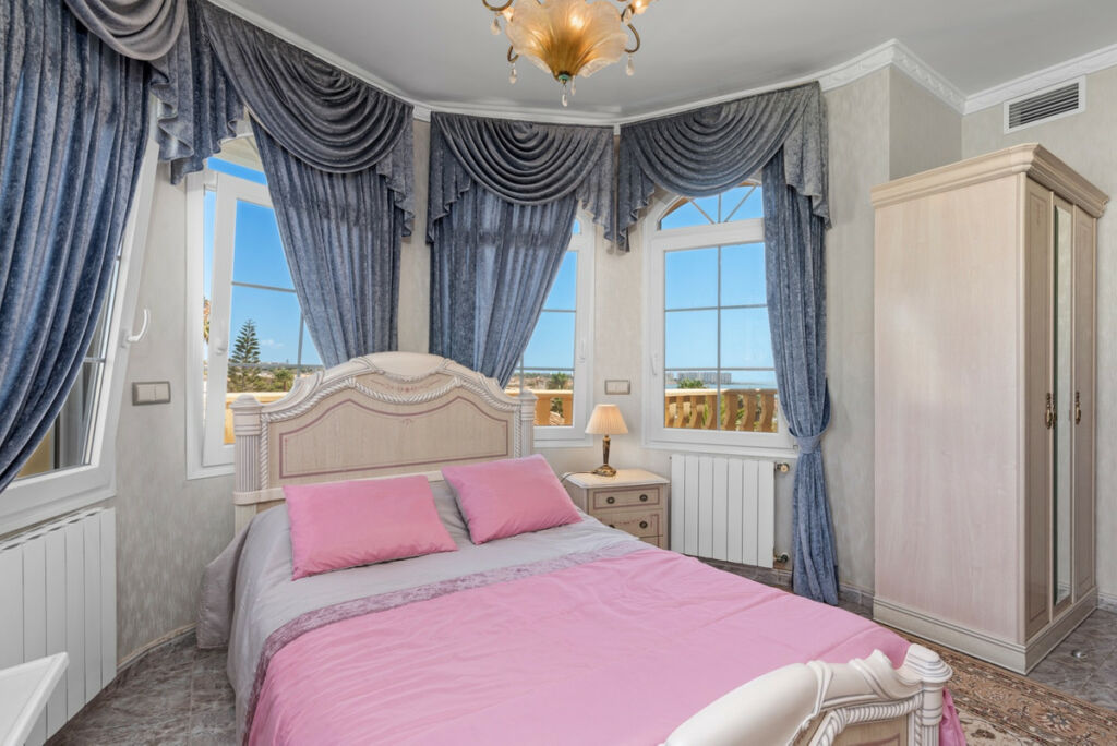 Detached Villa Playa Flamenca Alicante - image 40
