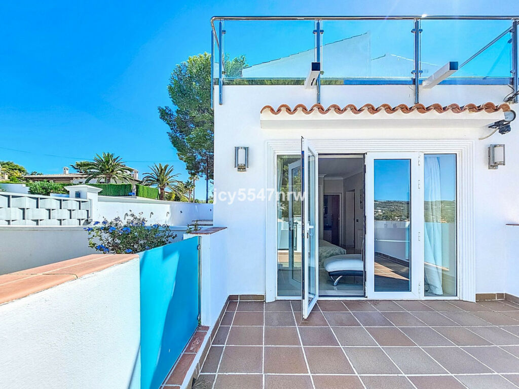 Detached Villa Moraira Alicante - image 41