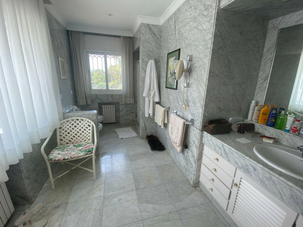Detached Villa Guadalmina Baja Málaga - image 41