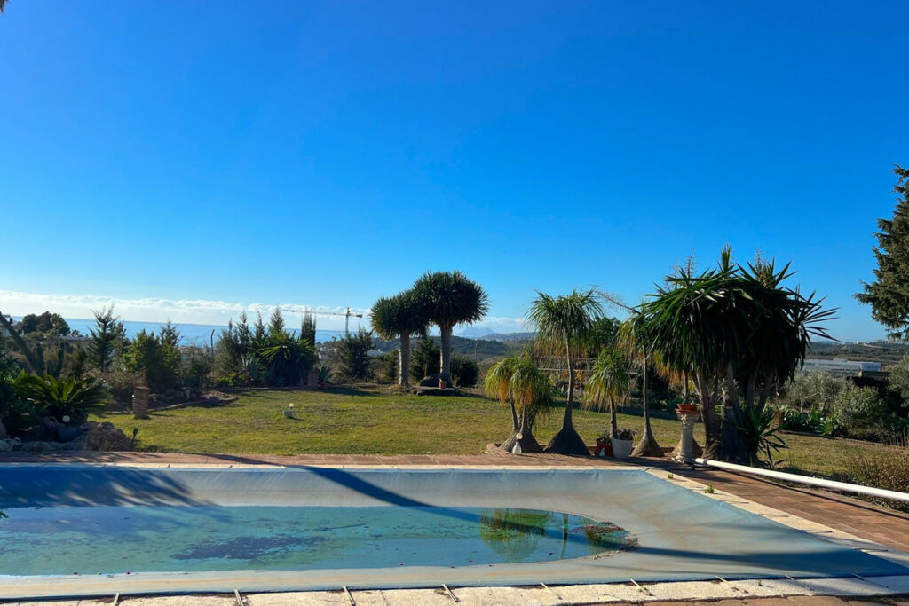 Detached Villa Estepona Málaga - image 41