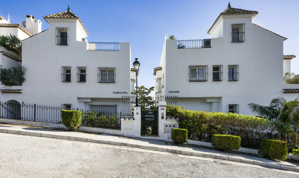 Townhouse The Golden Mile Málaga - image 42
