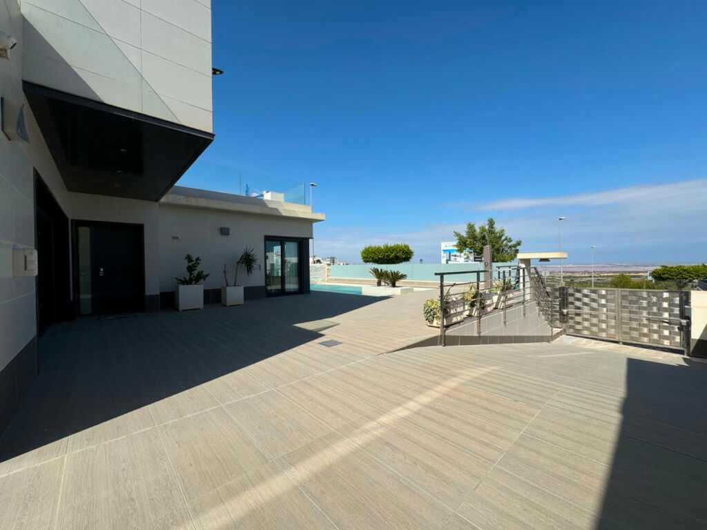 Detached Villa San Miguel de Salinas Alicante - image 42