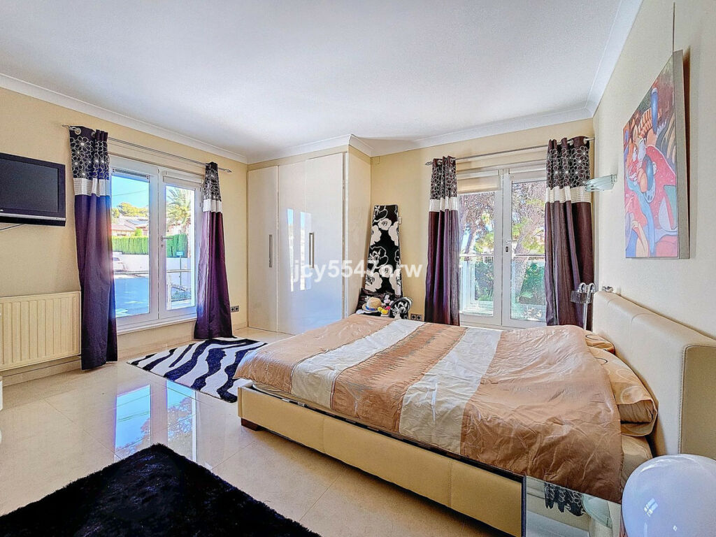 Detached Villa Moraira Alicante - image 42
