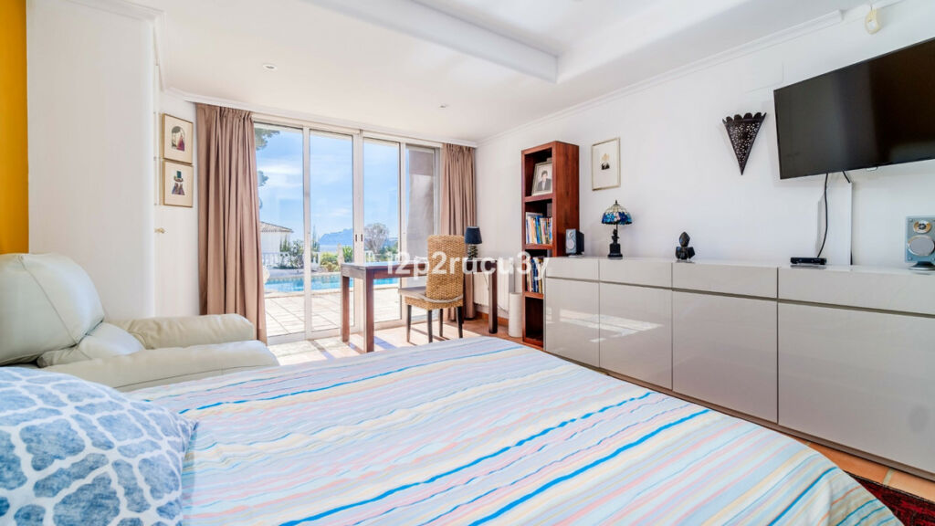 Detached Villa Moraira Alicante - image 43