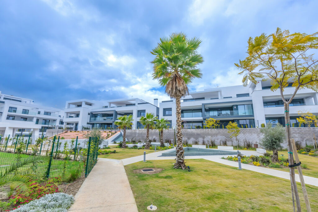 Middle Floor Apartment Estepona Málaga - image 42
