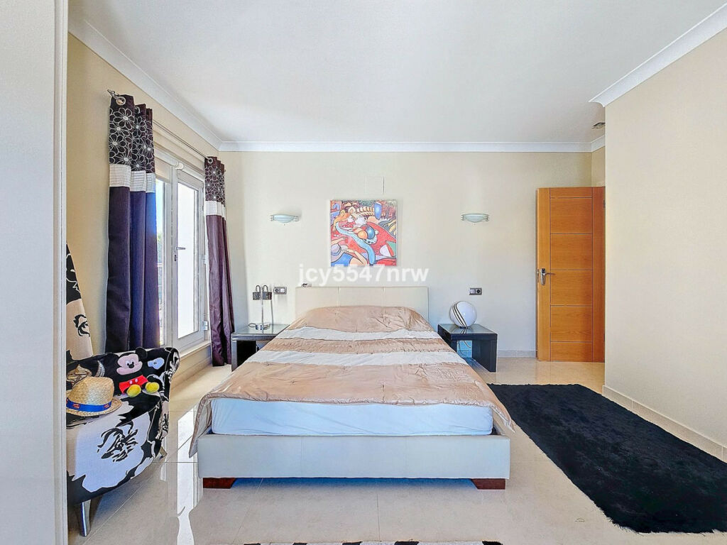 Detached Villa Moraira Alicante - image 43