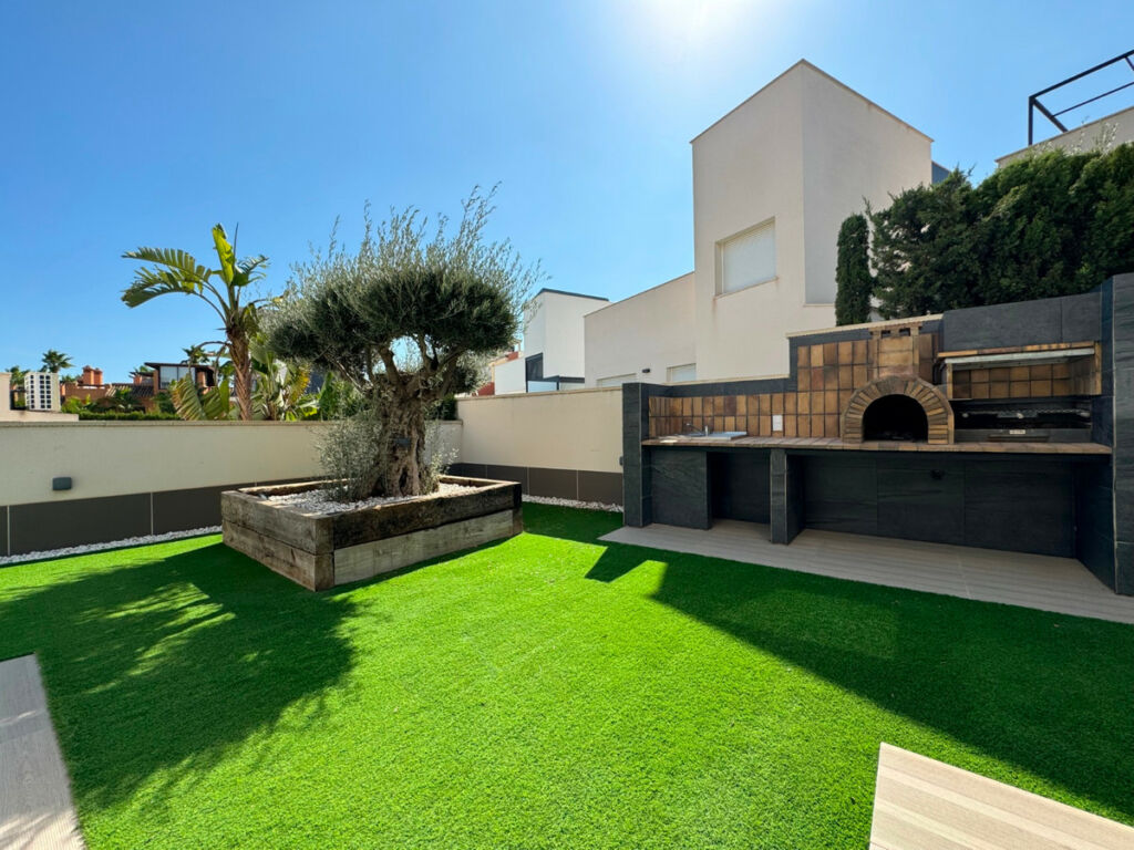 Detached Villa San Miguel de Salinas Alicante - image 43