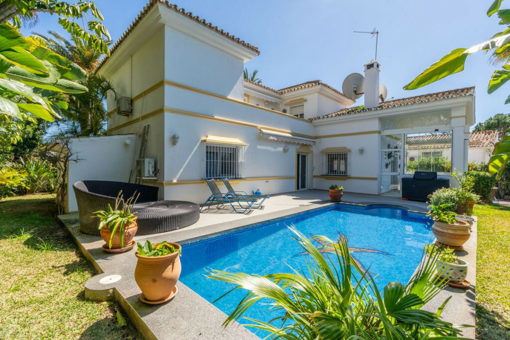 Detached Villa Marbesa Málaga - image 45