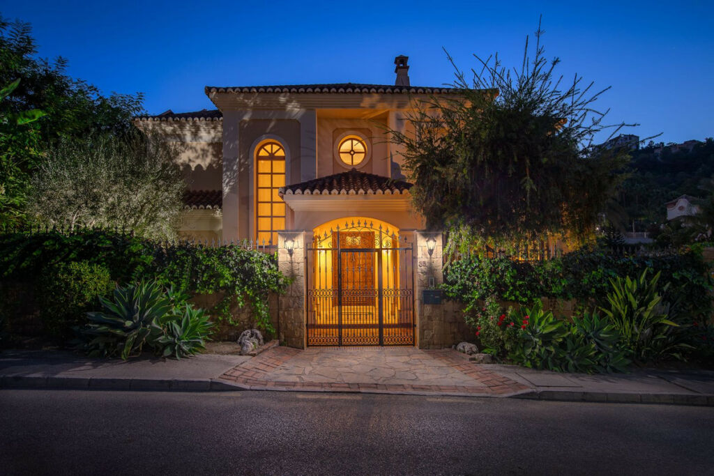 Detached Villa Los Arqueros Málaga - image 44