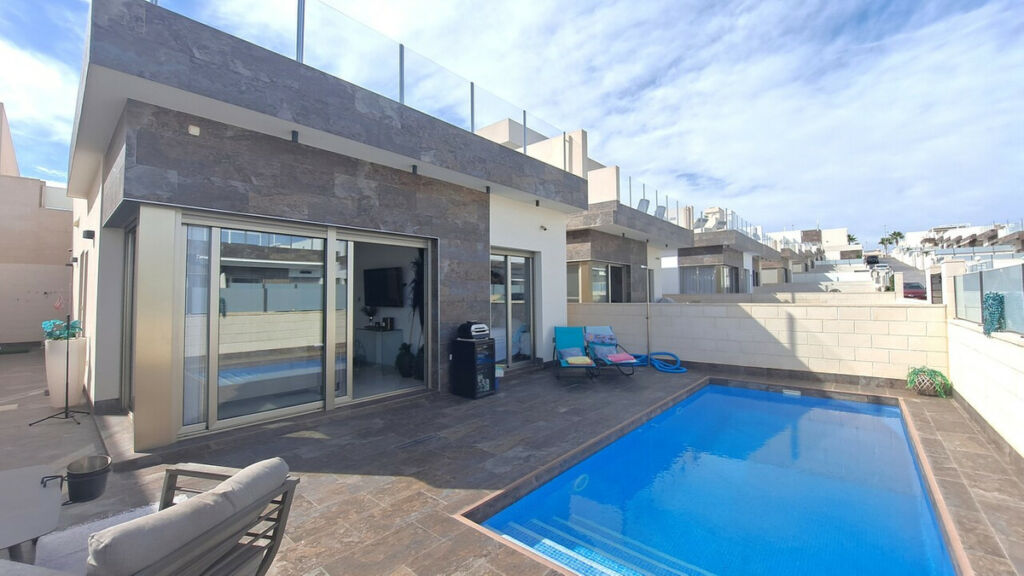 Detached Villa Villamartin Alicante - image 45