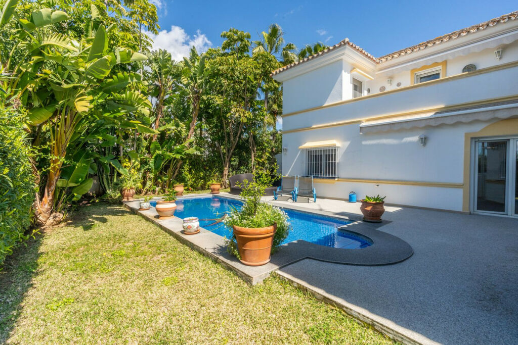 Detached Villa Marbesa Málaga - image 46