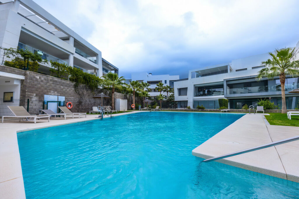 Middle Floor Apartment Estepona Málaga - image 45
