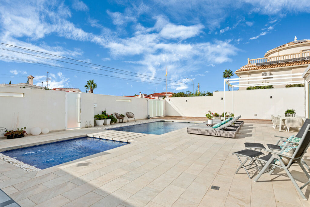 Detached Villa Ciudad Quesada Alicante - image 46