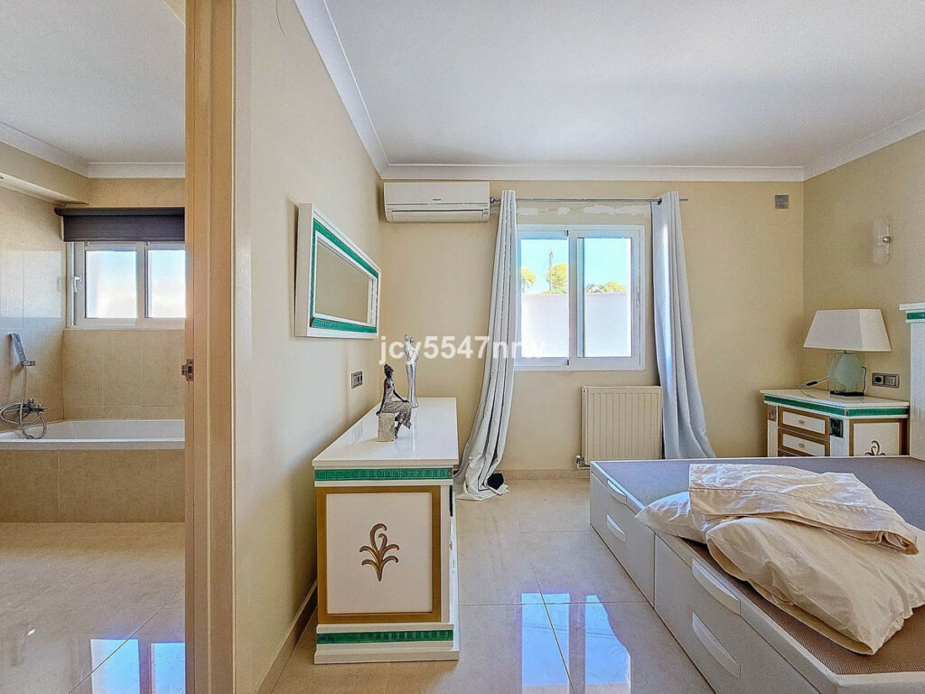 Detached Villa Moraira Alicante - image 46