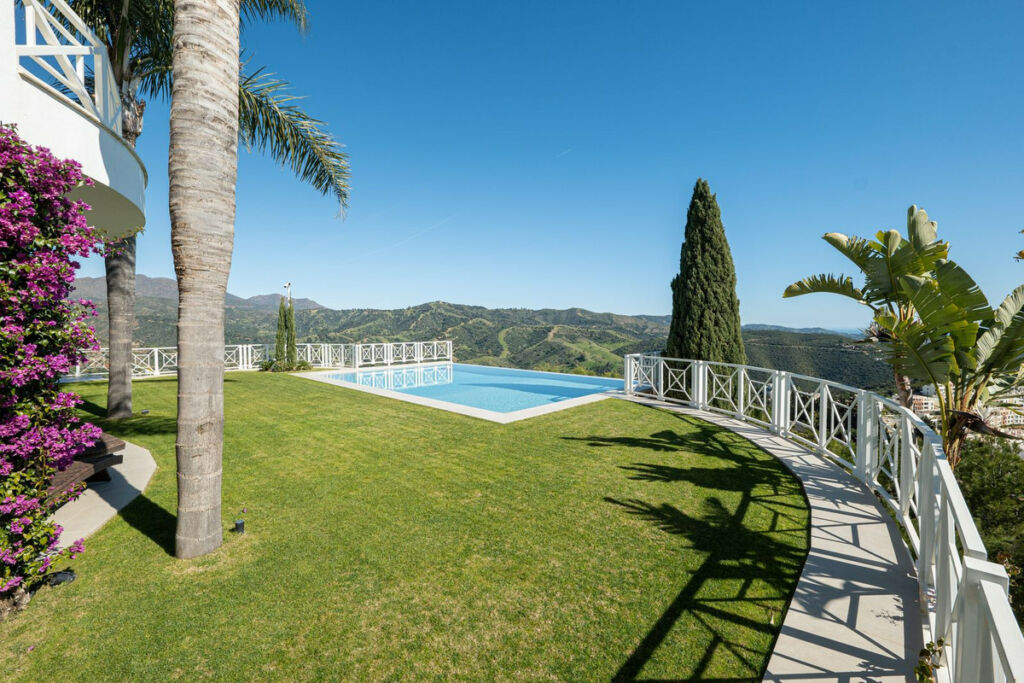 Detached Villa Marbella Málaga - image 48
